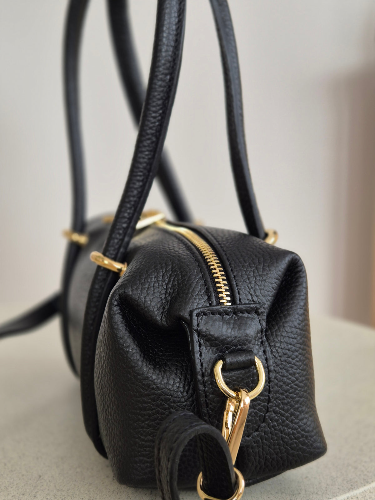 Skórzana torebka baguette mini black z długim paskiem